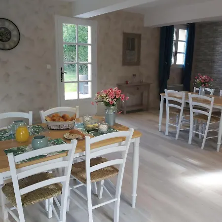 Bed and Breakfast Le Bonheur Des Plumes Montmartin-en-Graignes Exterior foto